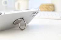 stojánek na mobil stříbrná s potiskem loga - foto 3