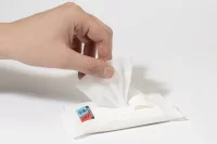 vlhčené ubrousky bílá s potiskem loga - foto 4