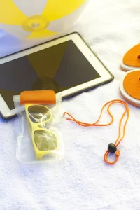 voděodolný obal na mobil oranžová s potiskem loga - foto 3