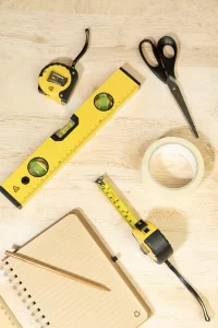 vodováha žlutá s potiskem loga - foto 4