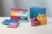 vypouklá krabička bílá s potiskem loga - foto 5