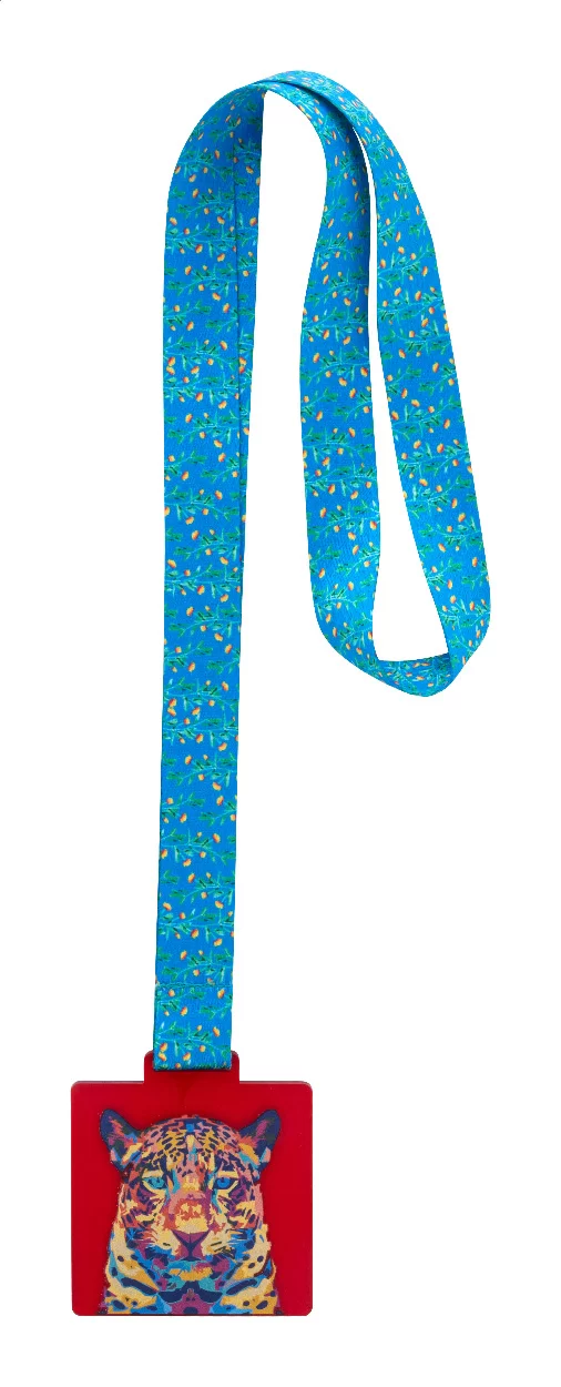 zakázková medaile průhledná červená s potiskem loga