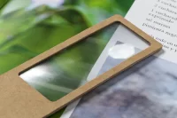 záložka do knihy s lupou přírodní s potiskem loga - foto 3