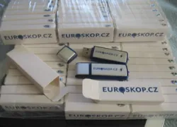 Flash disk s hliník.povrchem, krabička, reklamní potisk