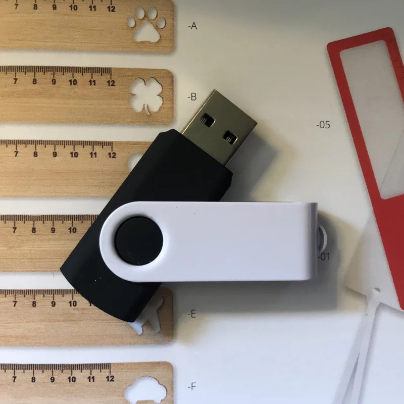 Flash disk s krytkou pro reklamní potisk