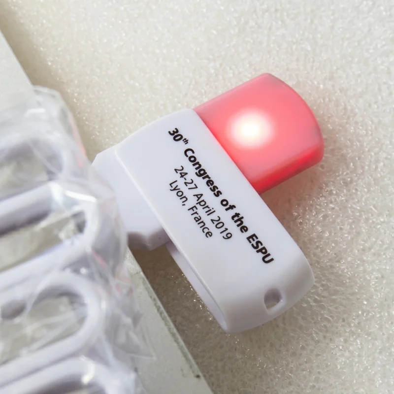 Plastový otočný flash disk s potiskem