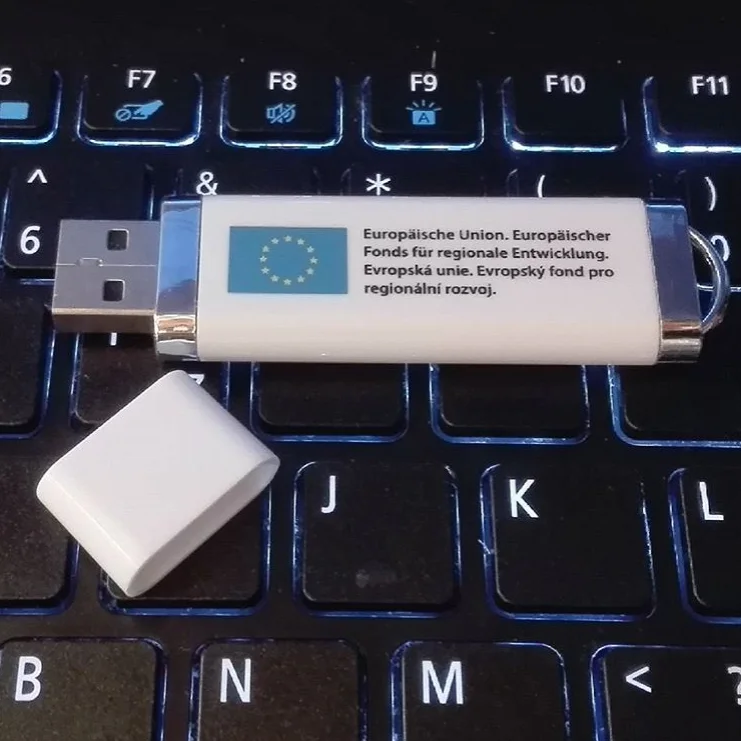 USB-CP11 a potisk s logem EU