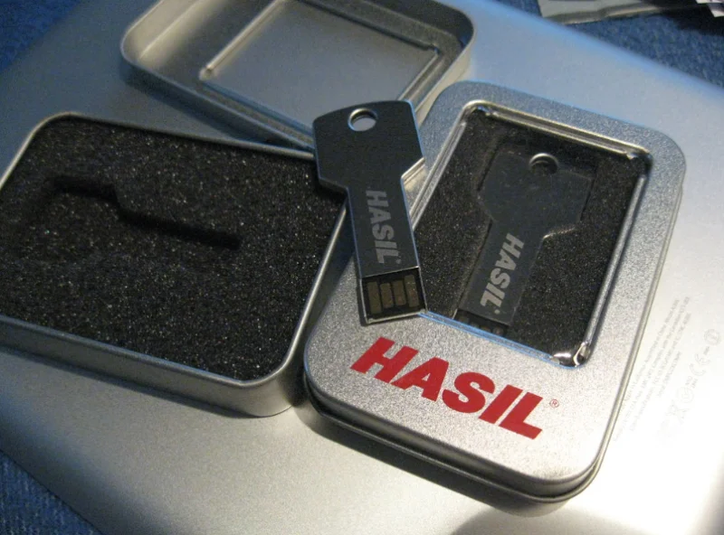 USB klíč+logo laserem, krabička s reklamním potiskem - Tato krabička je vhodná i pro oblíbený model MK1. Ukázka světlého laseru loga a ...