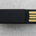 Plastová sponka s USB flash diskem
