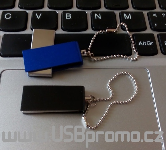 Kovové otočné USB modely